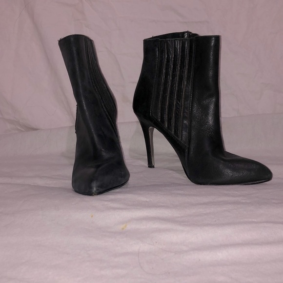 Chinese Laundry black leather booties - Picture 1 of 6